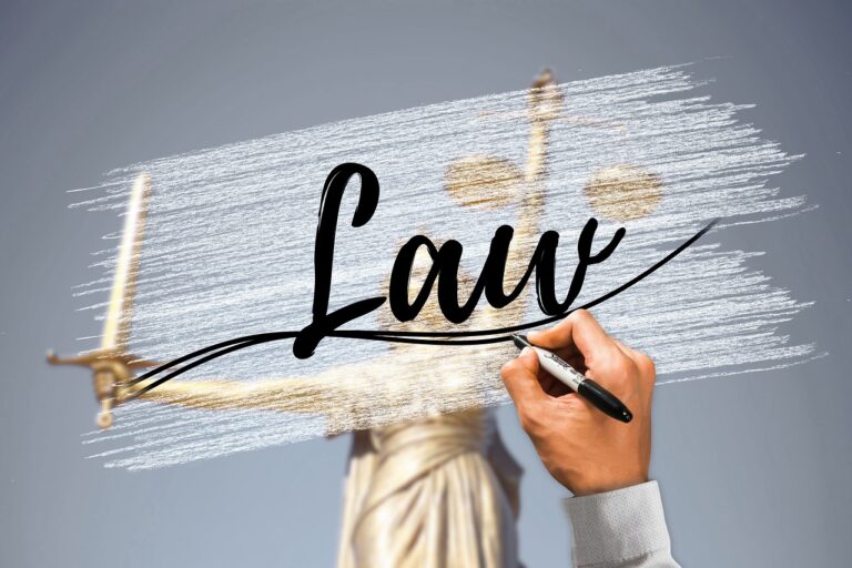 transparent law office 4249388 1280