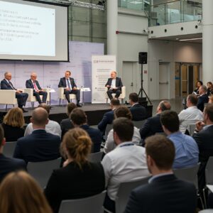 MEETING dreamstime m 365912702